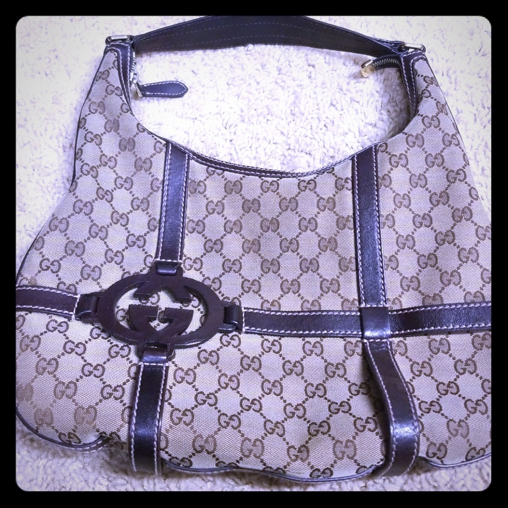 SOLD ON THEREALREAL.COM AUTHENTIC GUCCI HOBO BAG
